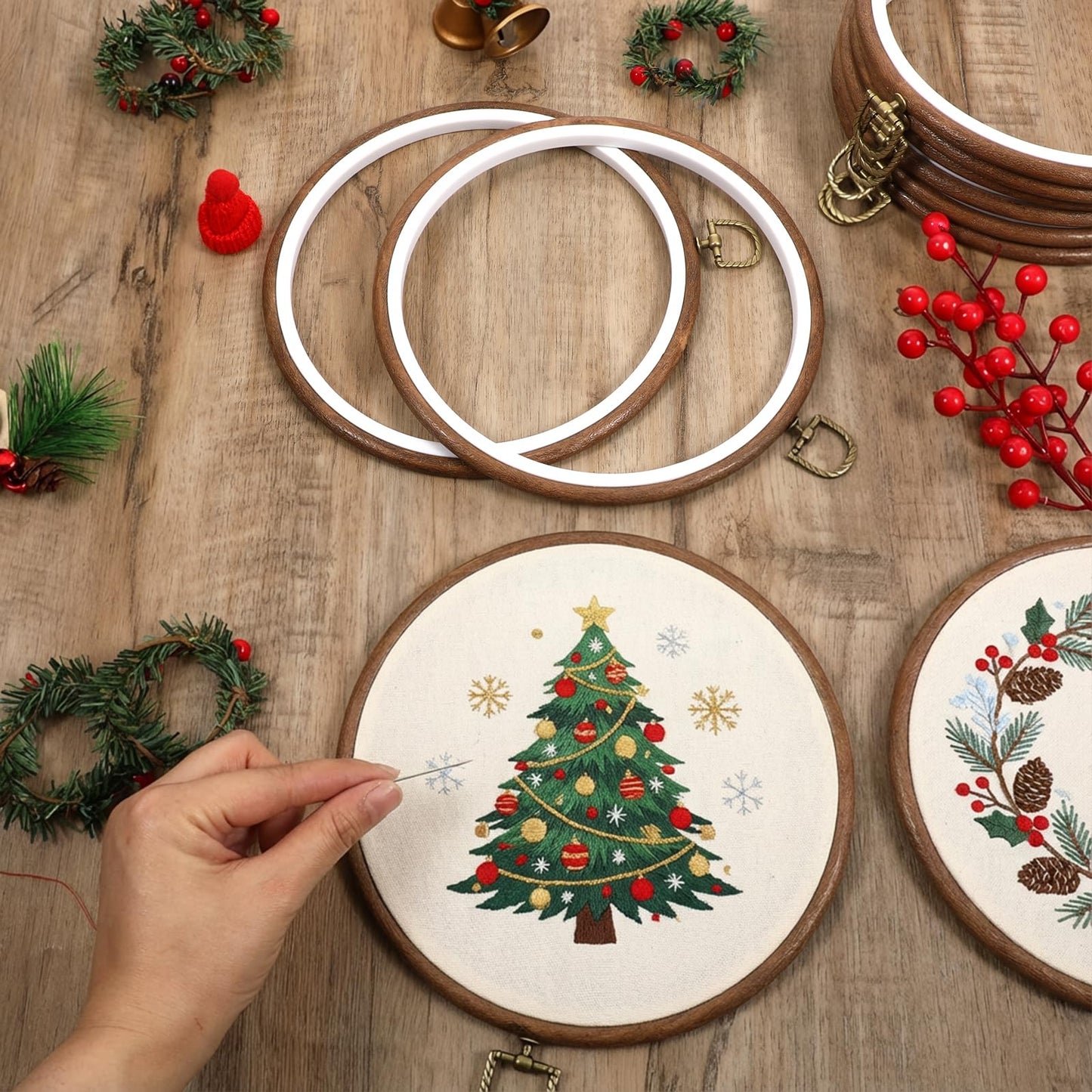 Yuanan 15 PCS 6 Inch Embroidery Hoops Frame, Round Imitated Wood Cross Stitch Frame Rubber Display Frames Circle Decorative Embroiderys Hoop for DIY Art Craft Sewing Hanging Spring Ornaments