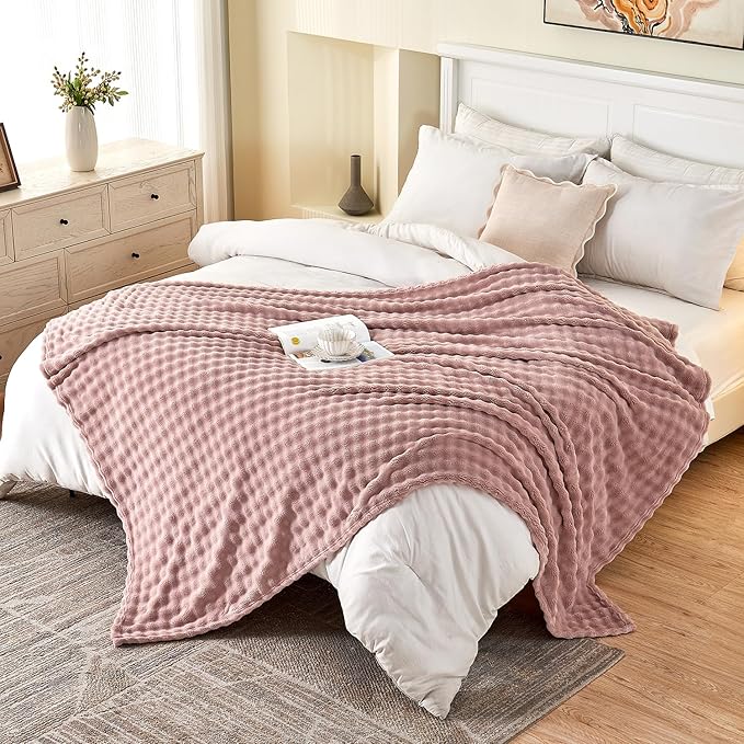 SOCHOW Dusty Pink Bubble Fleece Blanket for Couch, Super Soft Cozy Cute Throw Blanket for Women, Decorative Fuzzy Flannel Blanket, 50 x 60 Inches
