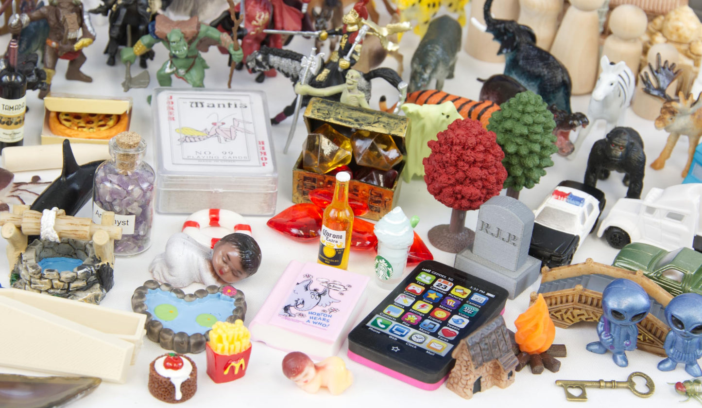Play Therapy Sandtray Premium Portable Starter Kit with 250+ minis