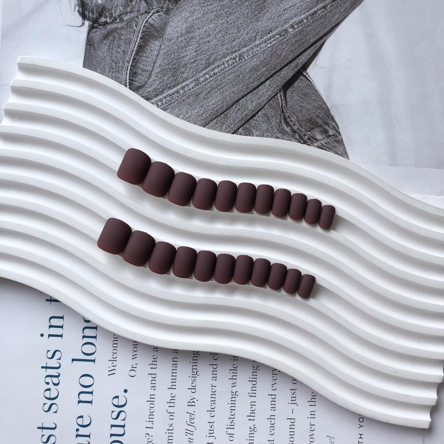 Matte Brown Press on Nails Short Square, Maroon Fake Nails Short Square Nails Press ons, Soft Gel Acrylic Glue on Nails Stick on for Women Fall Winter 24 Pcs