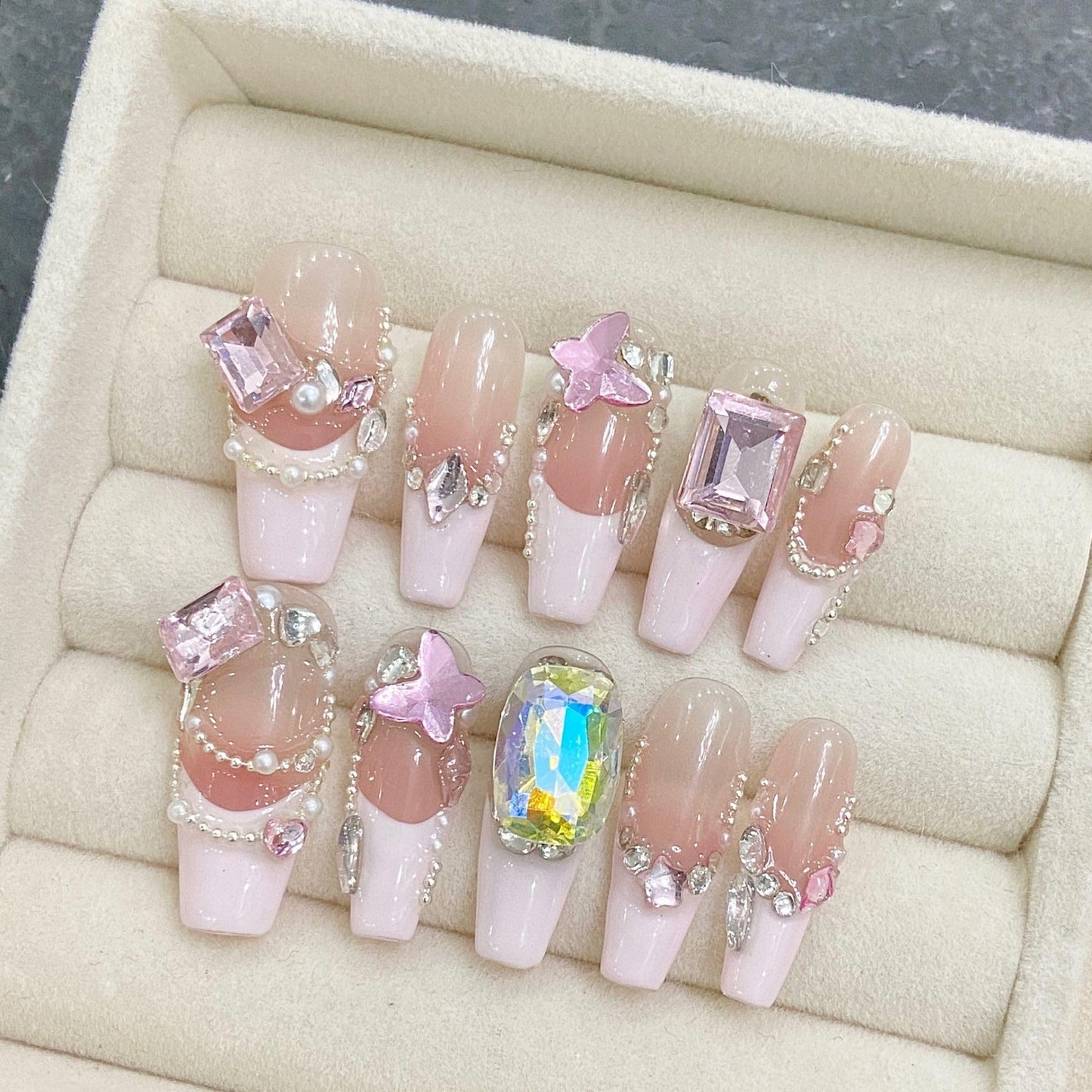 Wsiliana Handmade Fake Nails Press On Nails Medium Short Coffin Pink Tip 3D Design Art Charms Cute with Storage Box 10 Pcs (079, M)