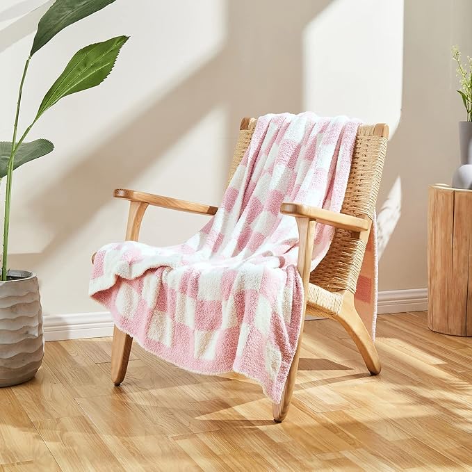 CozeCube Checkered Blanket, Ultra Soft Cozy Pink and White Throw Blanket, Warm Cozy Knit Fuzzy Plush Checkerboard Throw for Couch Bed Sofa, 60“x80”