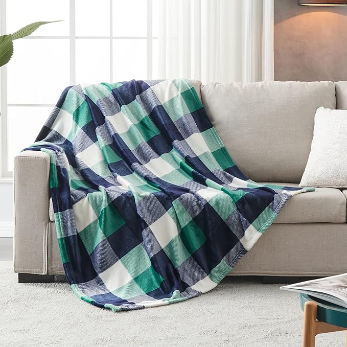 SOCHOW Buffalo Plaid Flannel Fleece Throw Blanket 50 x 60 Inches, Soft Lightweight Cozy All Season Green/White Checkered Blanket for Bed, Couch, Car