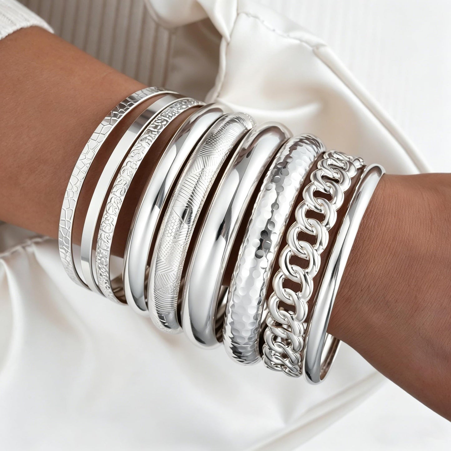 ÌF ME Gold Bangle Bracelets for Women, 19Pcs Multi Stackable Textured Bangles Set, 14K Gold Plated Chunky Bracelet Boho Jewelry Gifts(Silver)