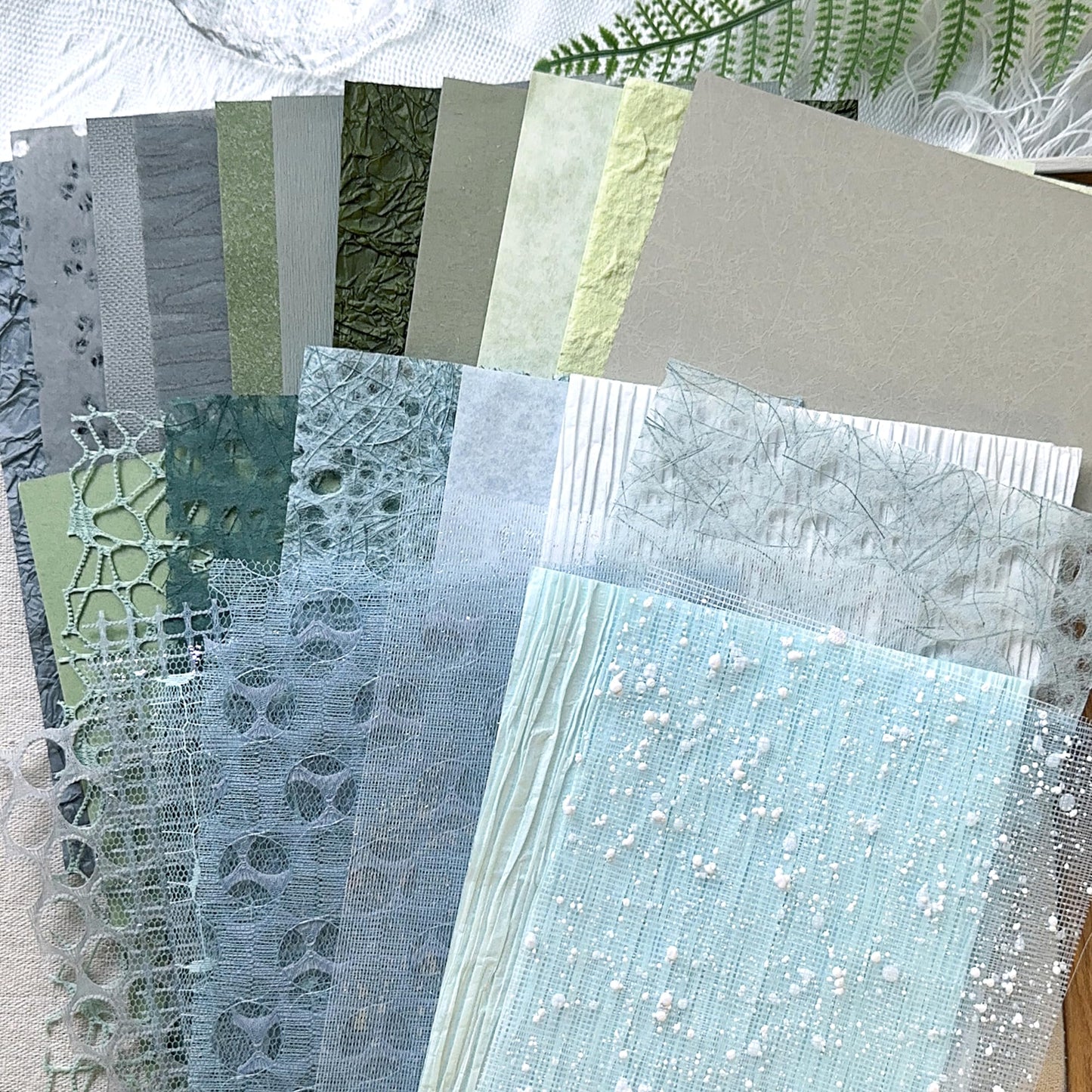 30Pcs Handmade Textured Scrapbook Paper&Mesh Fabric set - Unique A5 sheet Craft Mulberry Special Rice Paper Mix for Scrapbooking Junk Journaling Supplies Card Collage DIY Materials, 5.8x8.2 inches