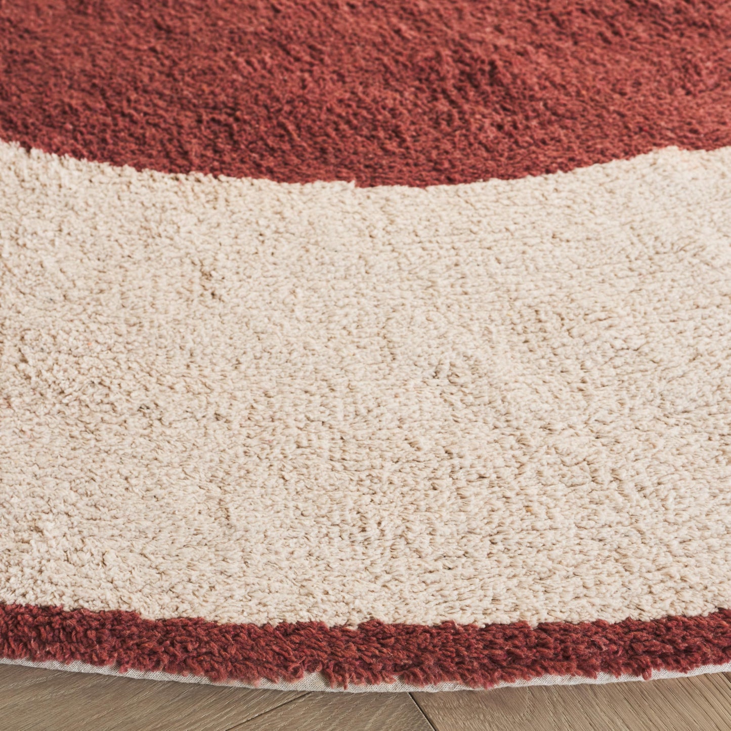 SAFAVIEH Washable Rug Easy Care Collection - 4' Round, Ivory & Rust, Handmade Cotton, Easy to Clean, Ideal for Foyer, Kitchen, Nursery, Office, Bedroom (ECR220P)