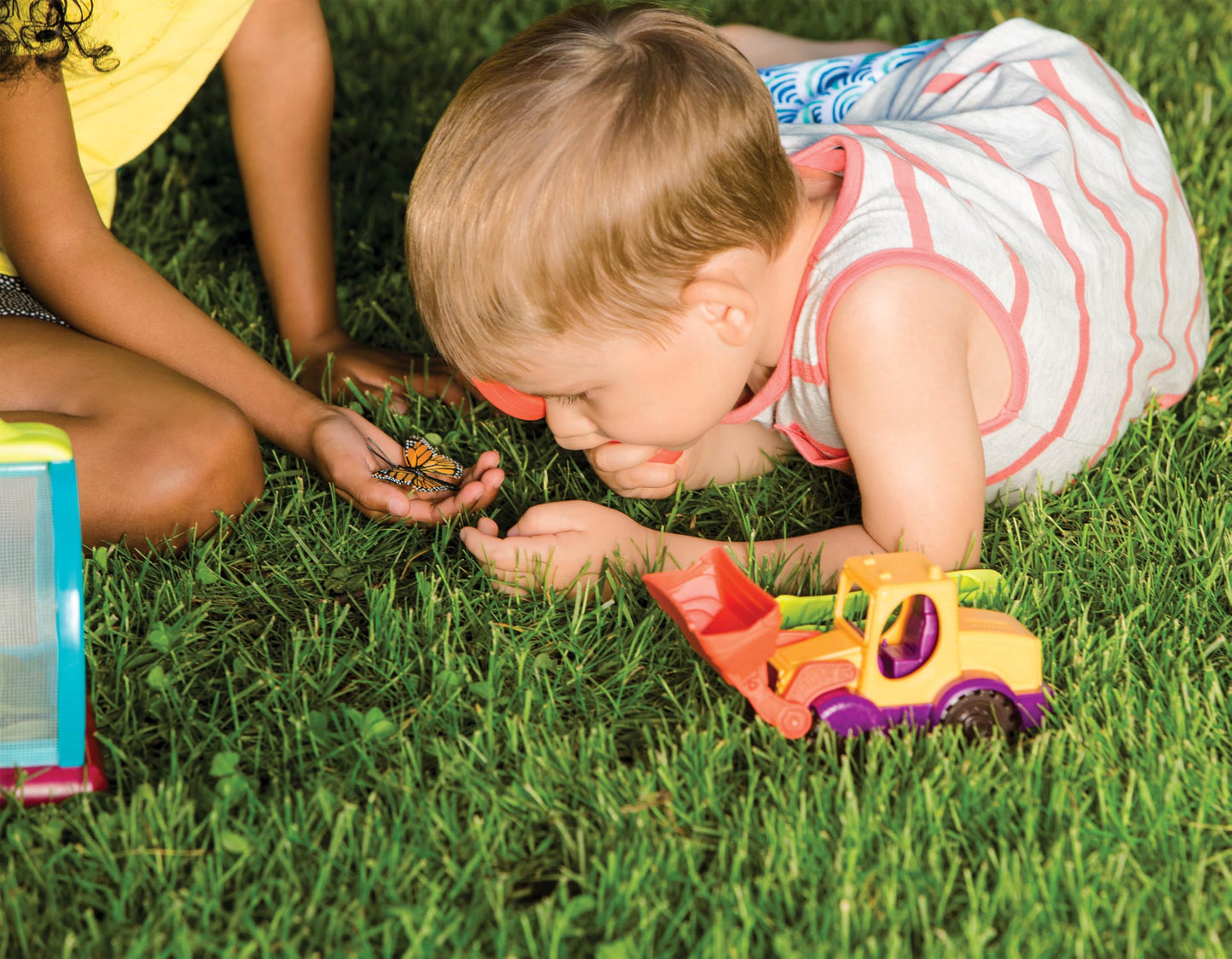 B. toys – Bug Bungalow Insect Catching Kit with Mesh Case, Magnifying Container, Tweezers & Magnifier – Educational Outdoor Toys for Toddlers – Nature Exploration Set for 3+ Years