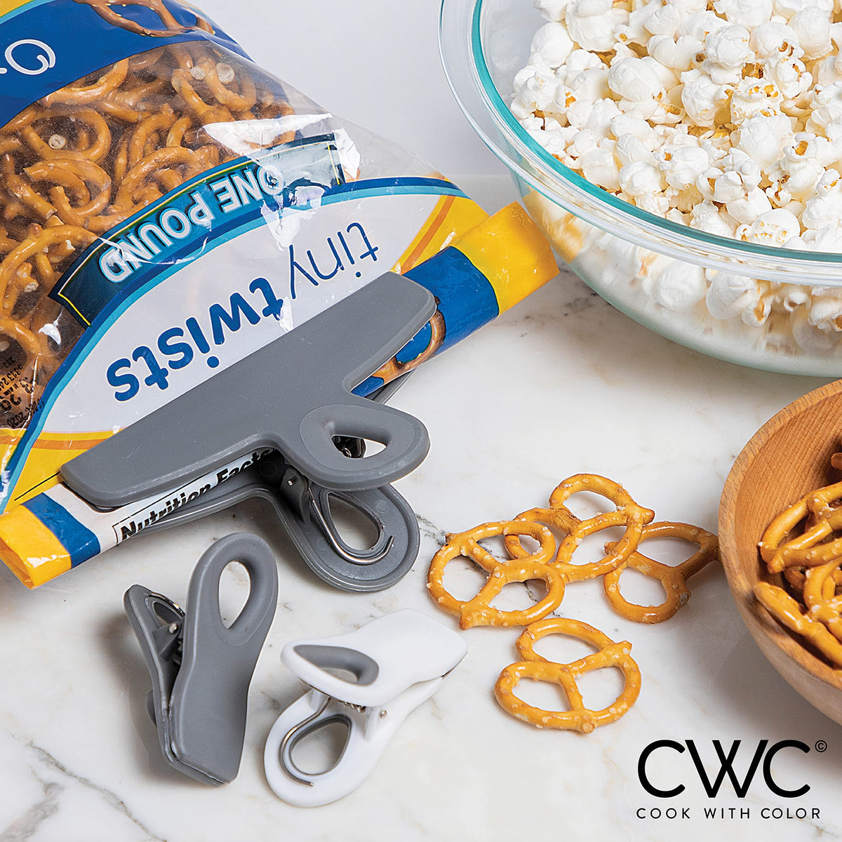 Bag Clips Heavy Duty Chip Clip and Refrigerator Magnet Clips for Food Storage with Air Tight Seal Grip (8 Count)