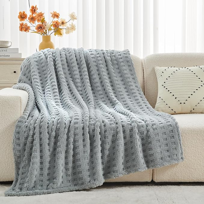 NEWCOSPLAY Super Soft King Blanket Grey Premium Silky Flannel Fleece 3D Waffle Checkered Lightweight Bed Blanket All Season Use (Light Grey, King(90"x110"))