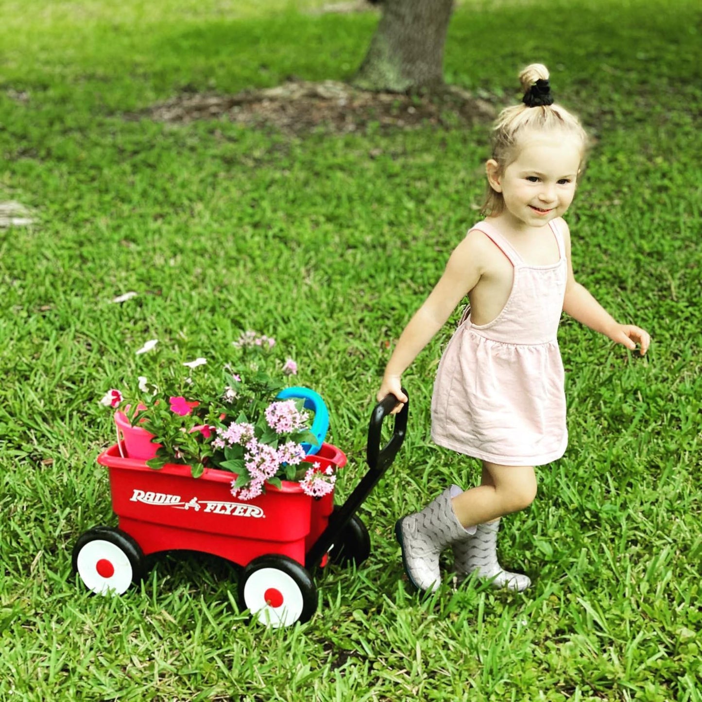 Radio Flyer Push & Pull Walker Wagon with Garden Tools, Red, for Kids 1-4 Years Old, Locking Handle for Stability, Baby Push Walker Converts to Pull Wagon, for Indoor & Outdoor Play
