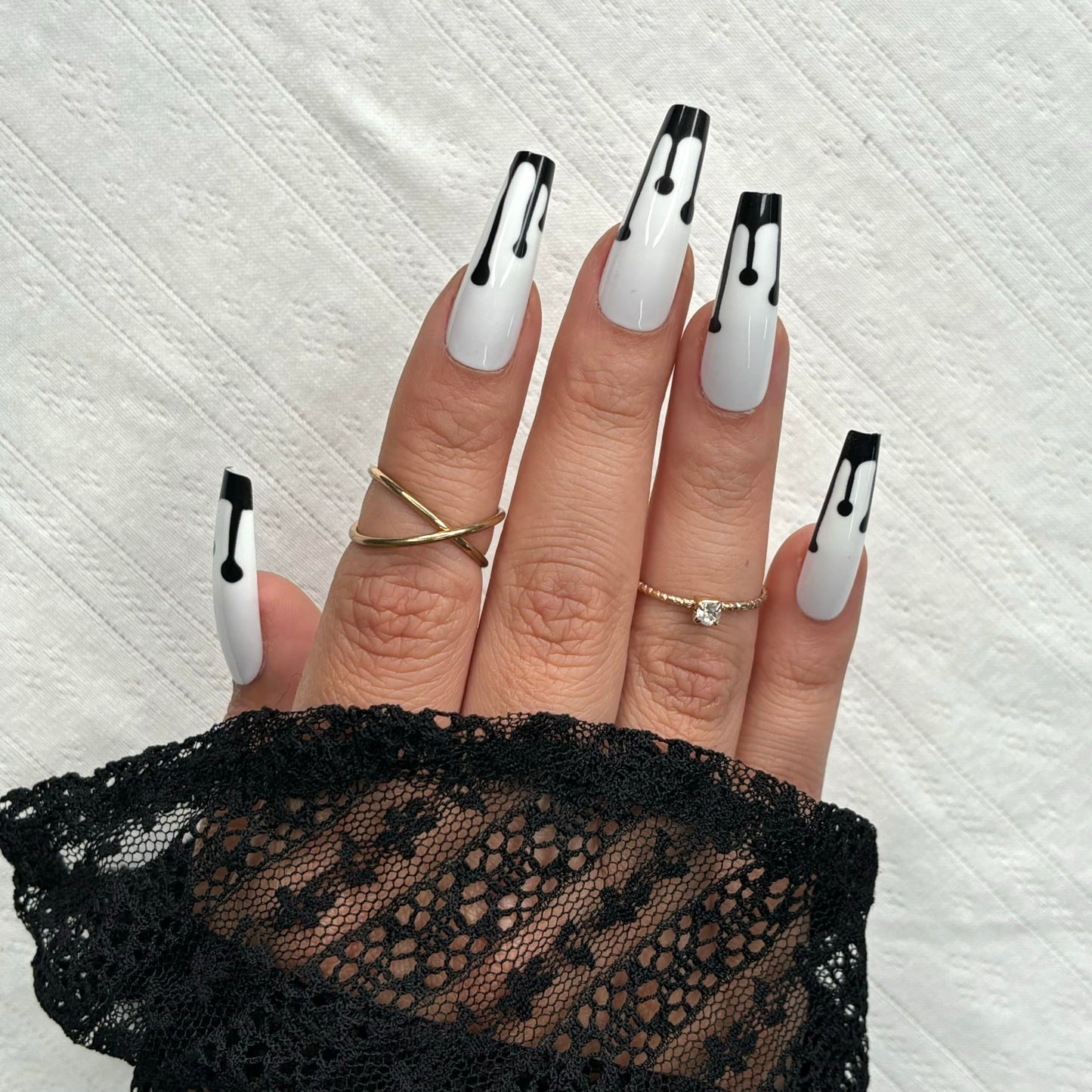 BLACK DRIP by Lavaa Beauty | Extra-Long Coffin Press-On Nails | Black Paint Drip on White Base