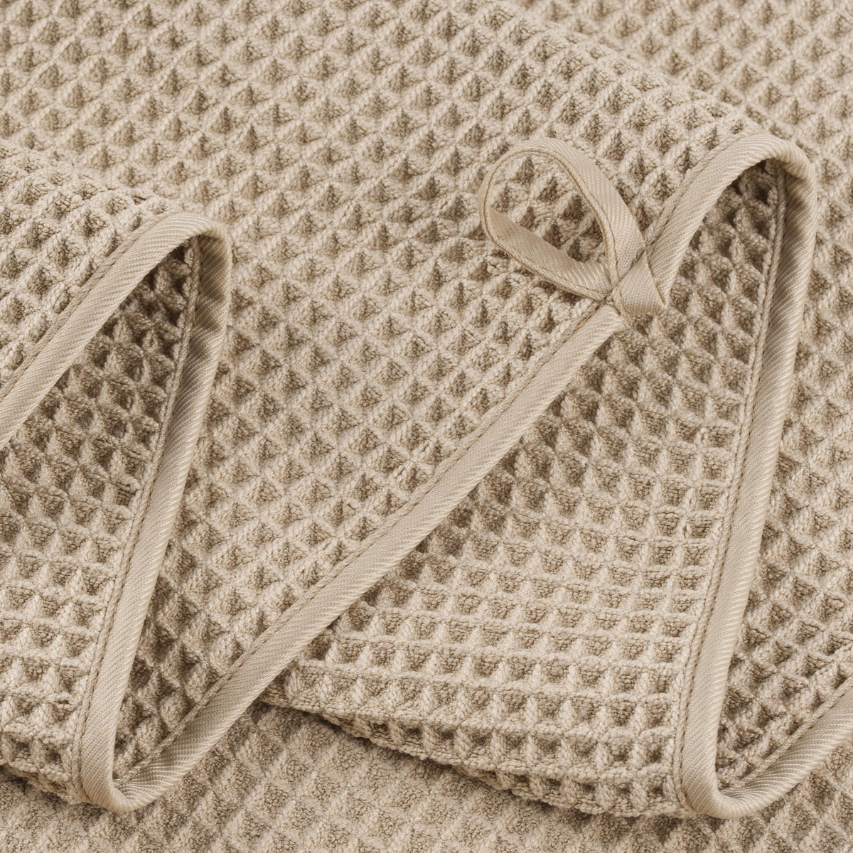 430 GSM Poly Blend Microfiber Quick Dry Waffle Bath Towel (4 Count)