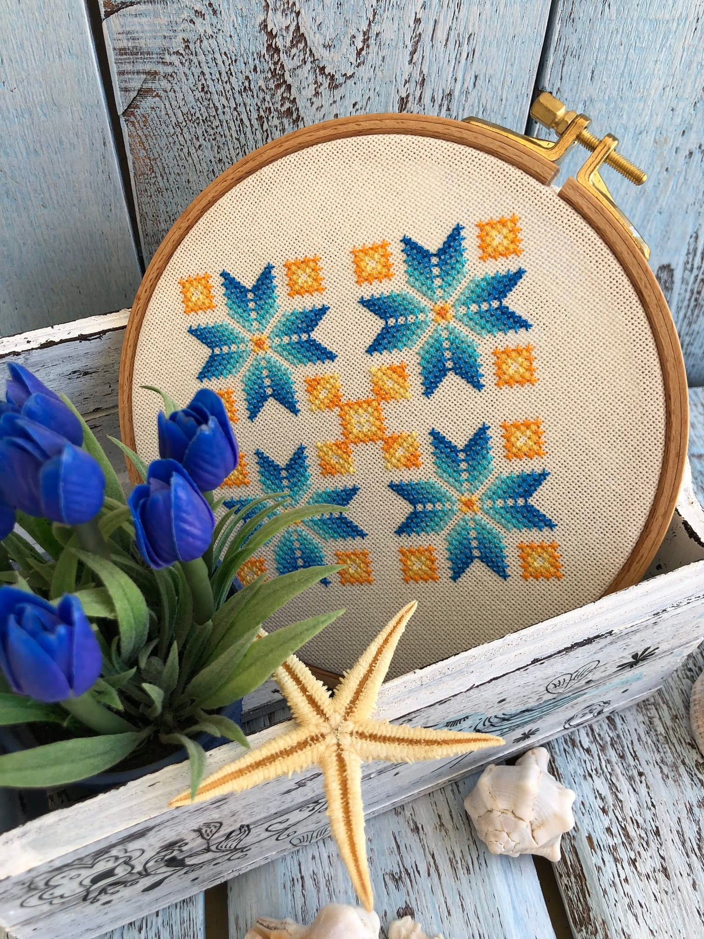 Nurge Premium Quality 24 mm Wood Embroidery Hoop, Cross Stitch Hoop with Gold Plated Adjustable Brass Screw (No:5)