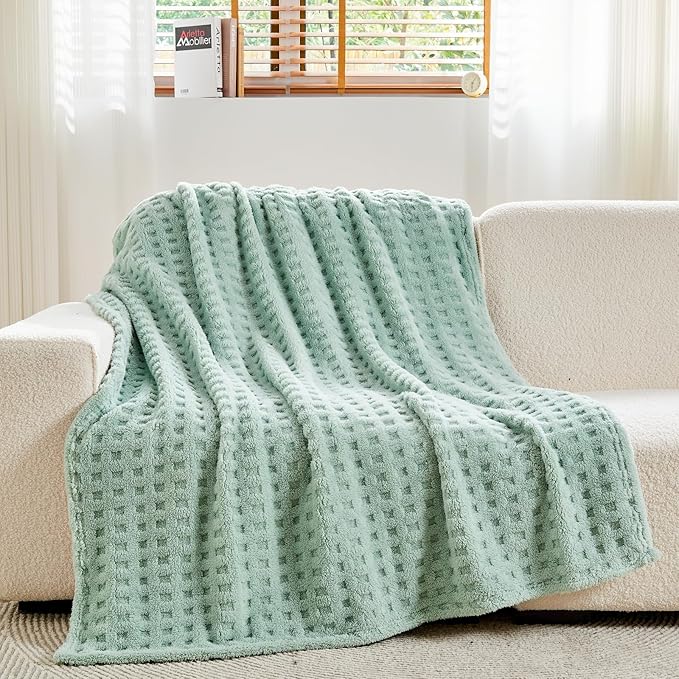 NEWCOSPLAY Super Soft King Blanket Green Premium Silky Flannel Fleece 3D Waffle Checkered Lightweight Bed Blanket All Season Use (New Sage Green, King(90"x110"))
