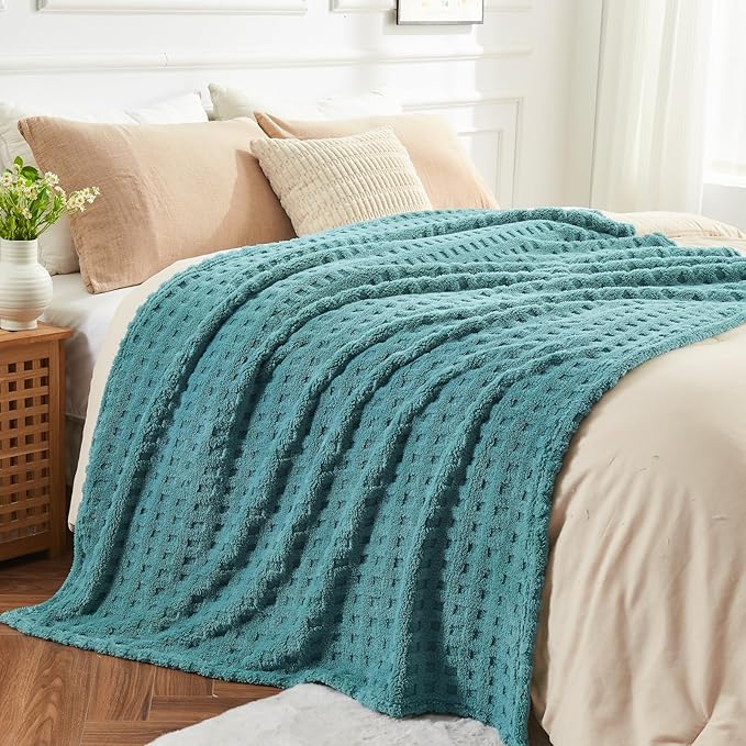 NEWCOSPLAY Super Soft King Blanket Teal Premium Silky Flannel Fleece 3D Waffle Checkered Lightweight Bed Blanket All Season Use (Light Teal, King(90"x110"))