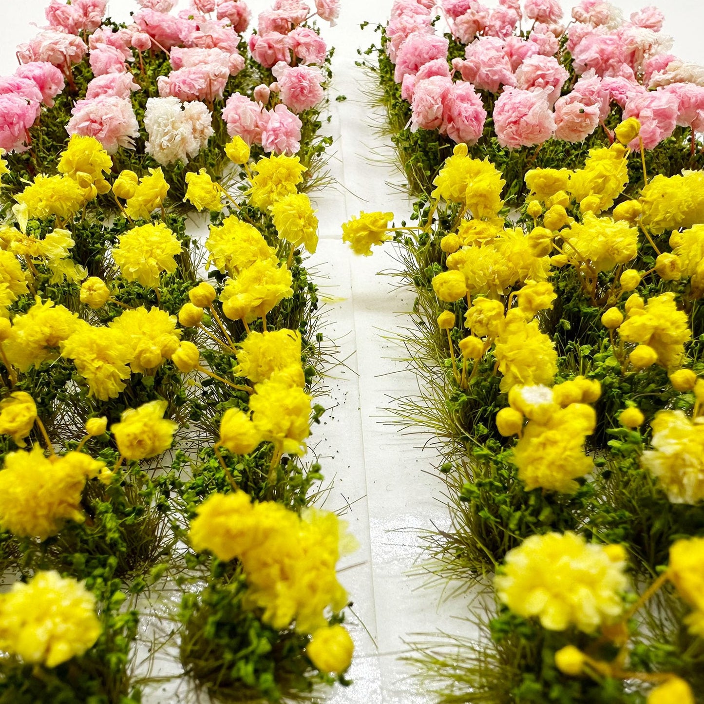 Woohome Flower Cluster Flower Vegetation Groups Grass Tufts Miniature Static Scenery for DIY Architecture Building Model Railway Train Diorama Garden Scenery Landscape Layout (Moon Flower, Yellow)