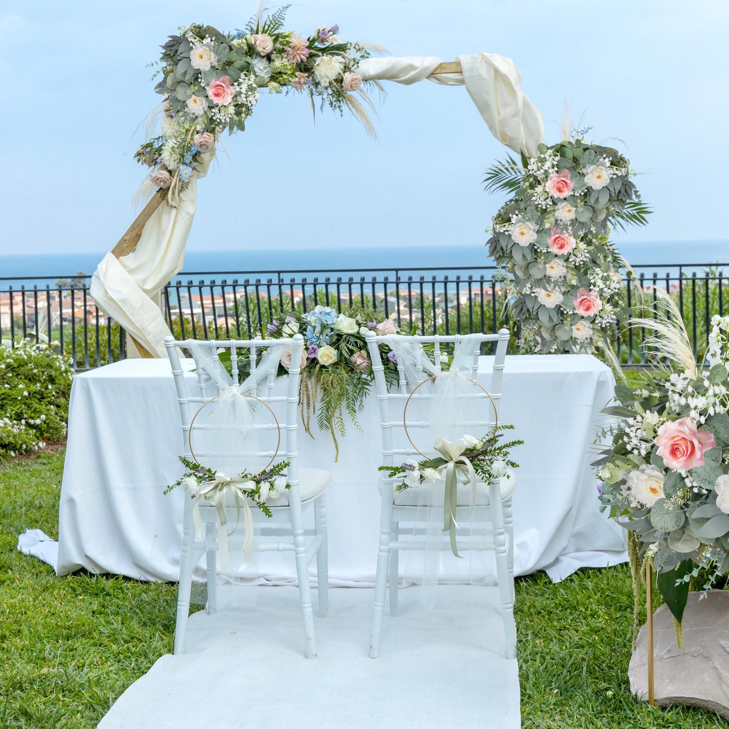 200 Pcs 8 Kinds Mixed Artificial Eucalyptus Stems Bulk Fake Silver Dollar Eucalyptus White Seeds Stems Bundle Faux Plants Greenery for DIY Bouquets Floral Arrangement Wedding Engagement Party Decor