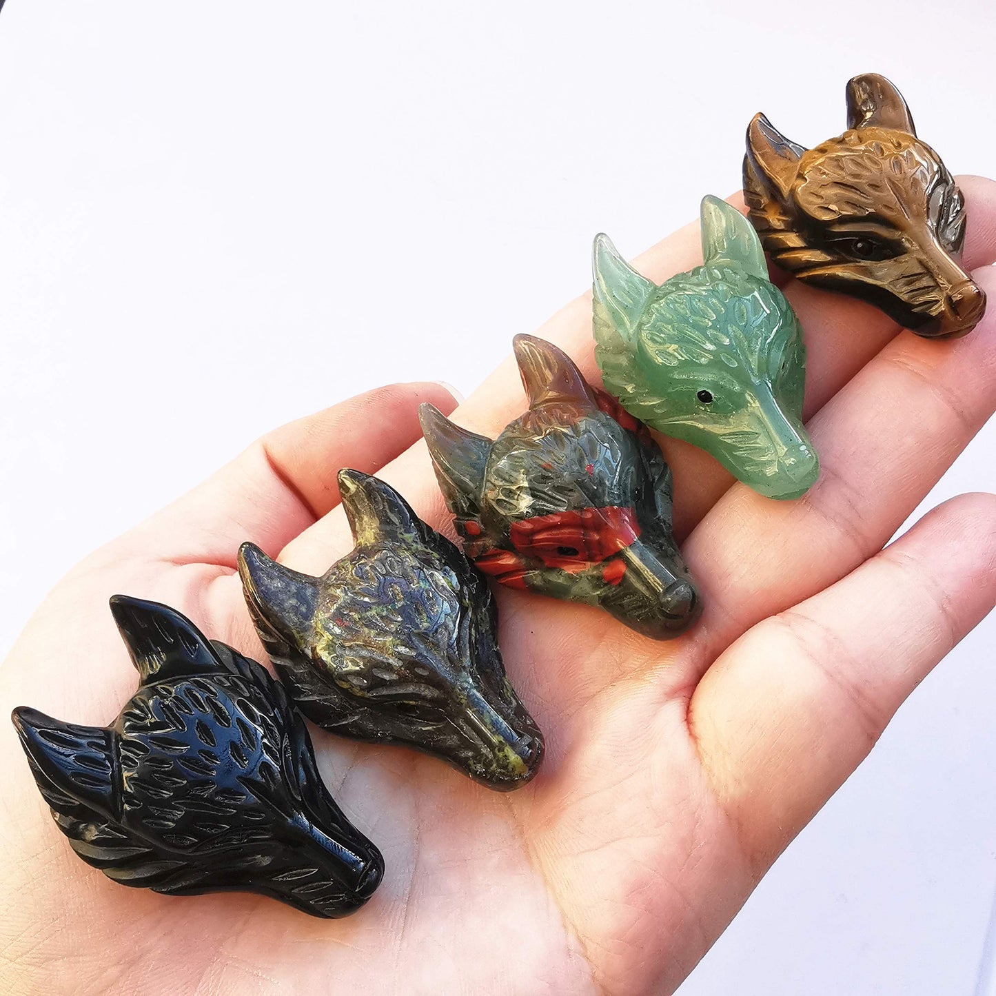 Bacatgem Natural Tiger's Eye 1.57 inchs Wolf Head Pocket Crystals and Healing Stone Figurine,Haped DIY-Jewelry Pendant