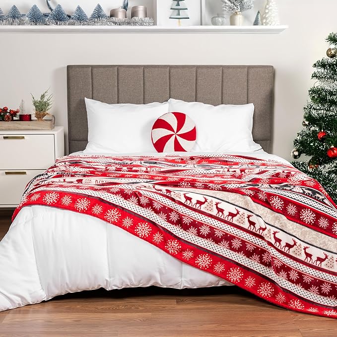 Pavilia Christmas Reindeer Snowflakes Fleece Throw Blanket | Soft, Plush, Warm Winter Cabin Throw, Twin 60x80 (Christmas Red)