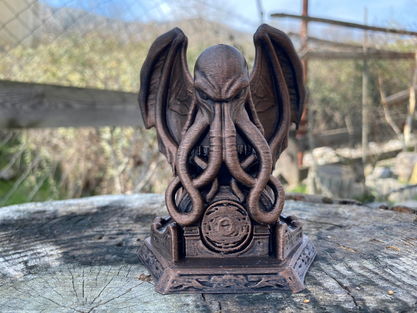 Cthulhu Eldritch Horror Figurine - Hand-Painted Lovecraftian Mythos Statue – Unique Gothic Home & Office Decor – Tabletop RPG & Fantasy Collector’s Gift