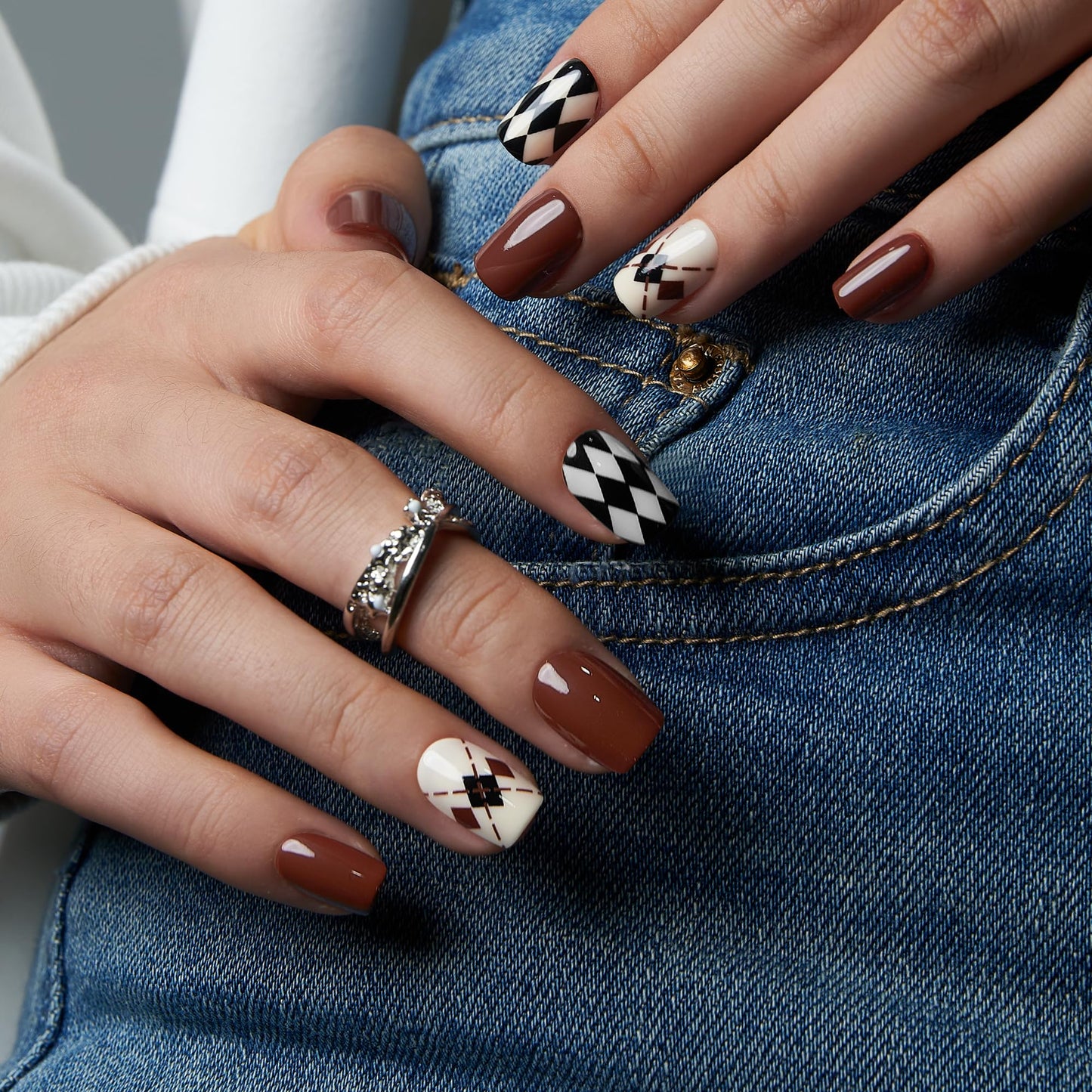 CurvLife Soft Gel Square Press On Nails Short, Long-Lasting Reusable Geometric Brown Black Fake Nails Kit with Glue, 30pcs Salon-Quality Stick On Nails for Women At-Home Manicure
