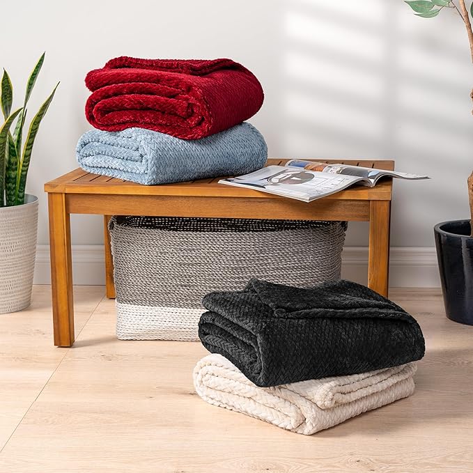 PAVILIA Soft Fleece Solid Black Throw Blanket for Couch, Lightweight Plush Warm Blankets for Bed, Fuzzy Cozy Flannel Blanket Throw for Sofa, Travel, Jacquard Pattern, Black, Twin, 60x80 inch
