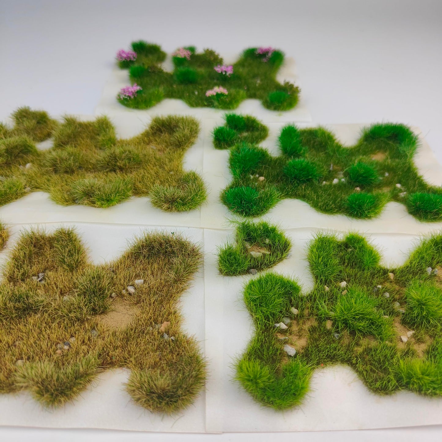 gdeplok Static Grass Mat, Pre-Glued Realistic Model Turf Sheets for Train Scenery, Railway Landscape, Architectural Models, Diorama Terrain, Wargaming & DIY Garden Displays (Autumn Green)