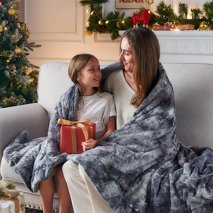 NEWCOSPLAY Super Soft Faux Fur Throw Blanket for Couch Grey Sherpa Fuzzy Plush Warm Blanket for Sofa Bed (Grey, Throw(40"x50"))