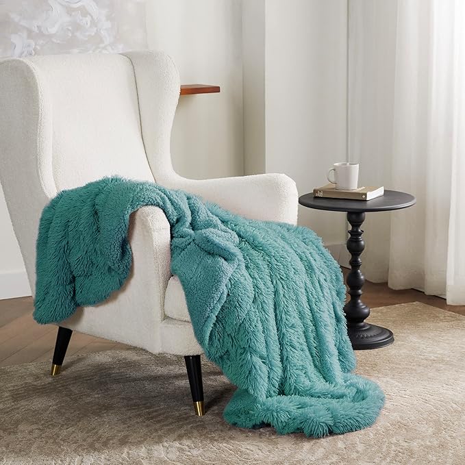 Bedsure GentleSoft Fluffy Green Throw Blanket Gifts for Women, Men, Soft Fleece Cozy Fuzzy Sherpa Plush Warm Minky Thick Faux Fur Throws for Couch, Bed, Green Decor Blanket Gifts for Mom Dad, 50x60
