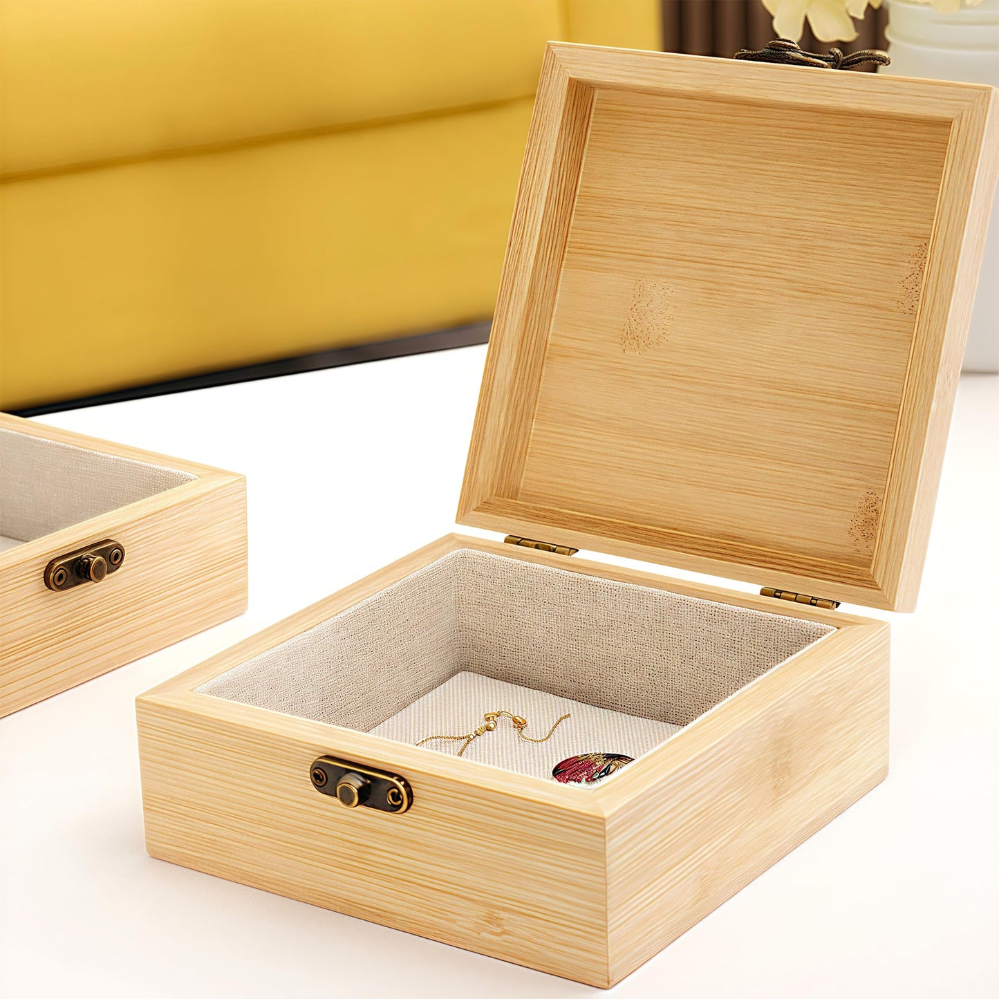 BJDAMAI Trinket Keepsake Decorative Memory Jewelry Storage Box, Personalized Cute Cool Novelty Mini Practical Trendy Tiny Artsy Western Country Gifts (Letter J)