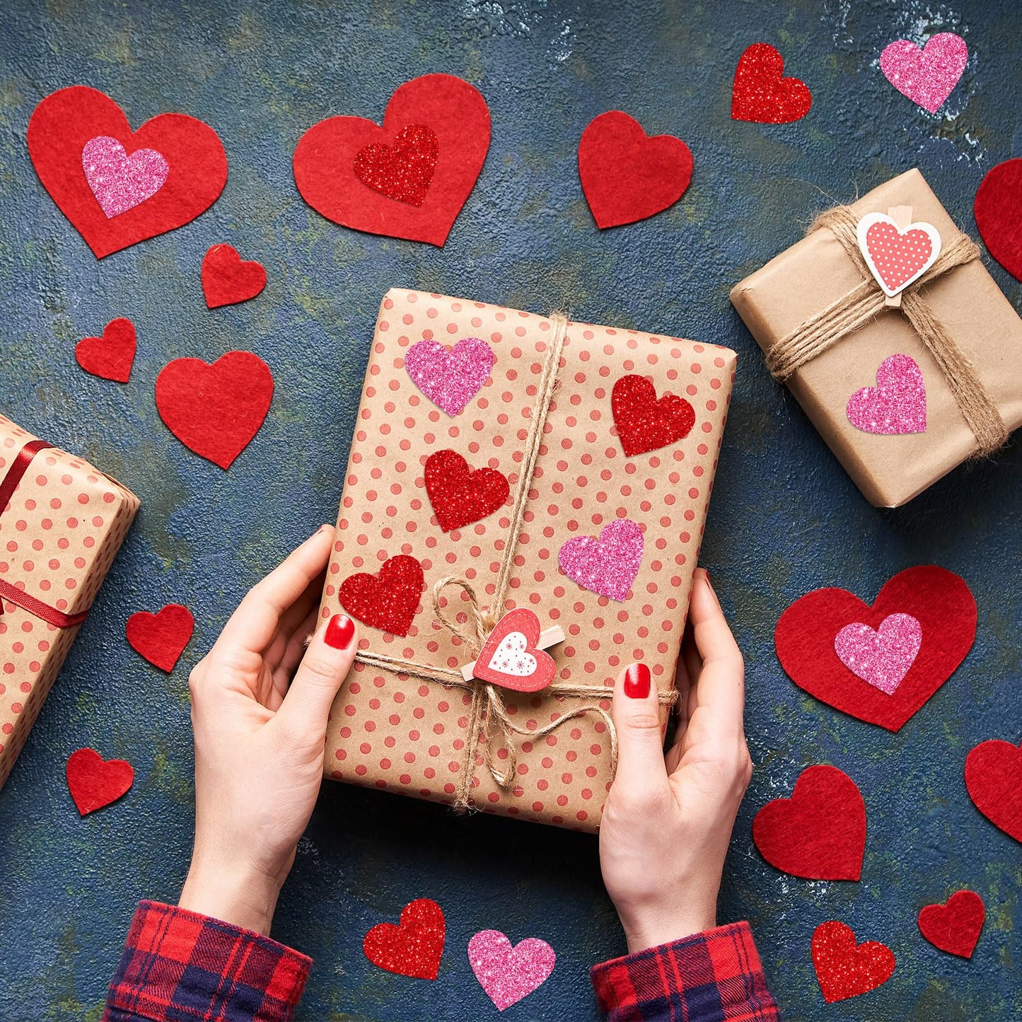 Whaline 500Pcs Valentine's Day Glitter Heart Stickers Pink Red Heart Shape Adhesive Decals Valentines Love Hearts Sticker Labels Decorative Envelope Seal Stickers for Wedding Anniversary Party