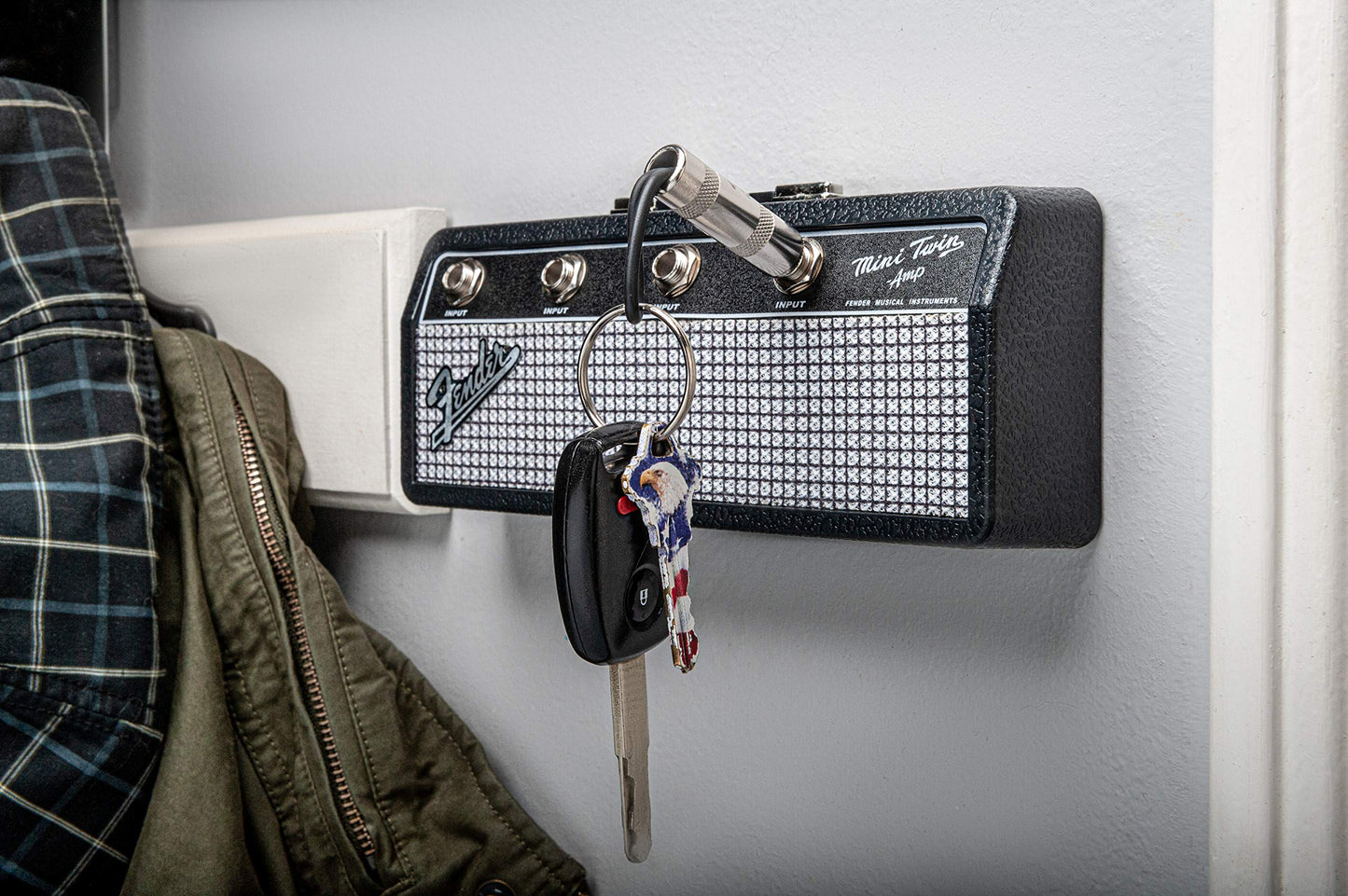 Pluginz - Fender - Jack Rack - Black & Silver with 4 Guitar Plug Keychains