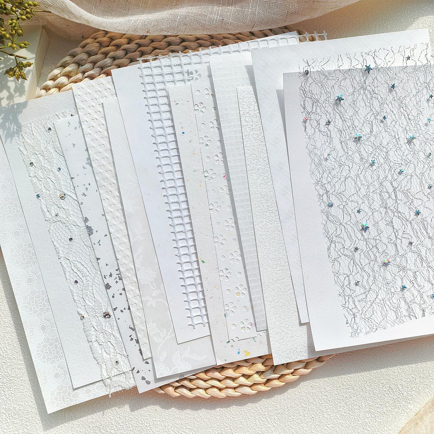 Flartmo 30 Sheets A5 White Textured Scrapbook Paper and Mesh Fabric Mix, Scrapbook Supplies for Junk Journaling, Scrapbooking, Card Making Supplies, Decorative Paper for Crafts & Mixed Media Art