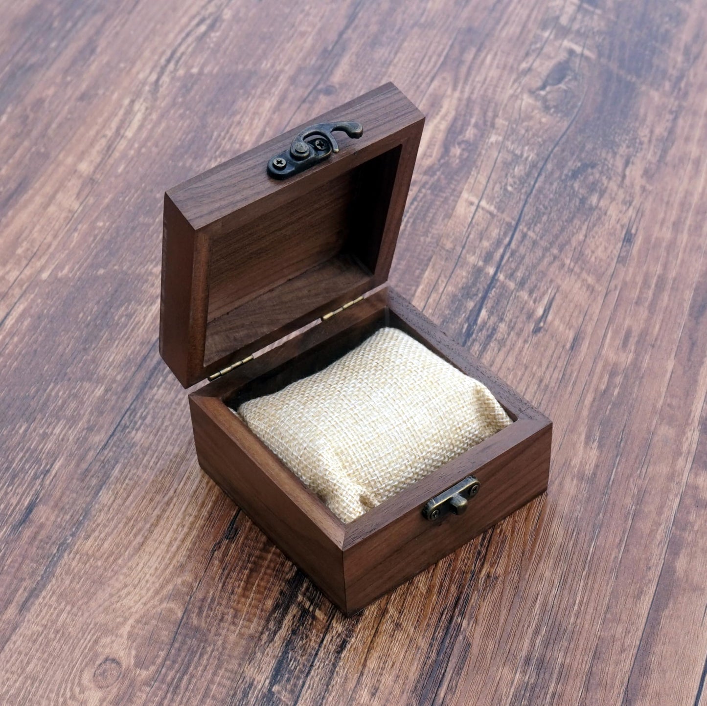 LONMAIX Walnut Wood Box for Crafts, Jewelry Box and watch box Wooden Keepsake Box Gift (Walnut)