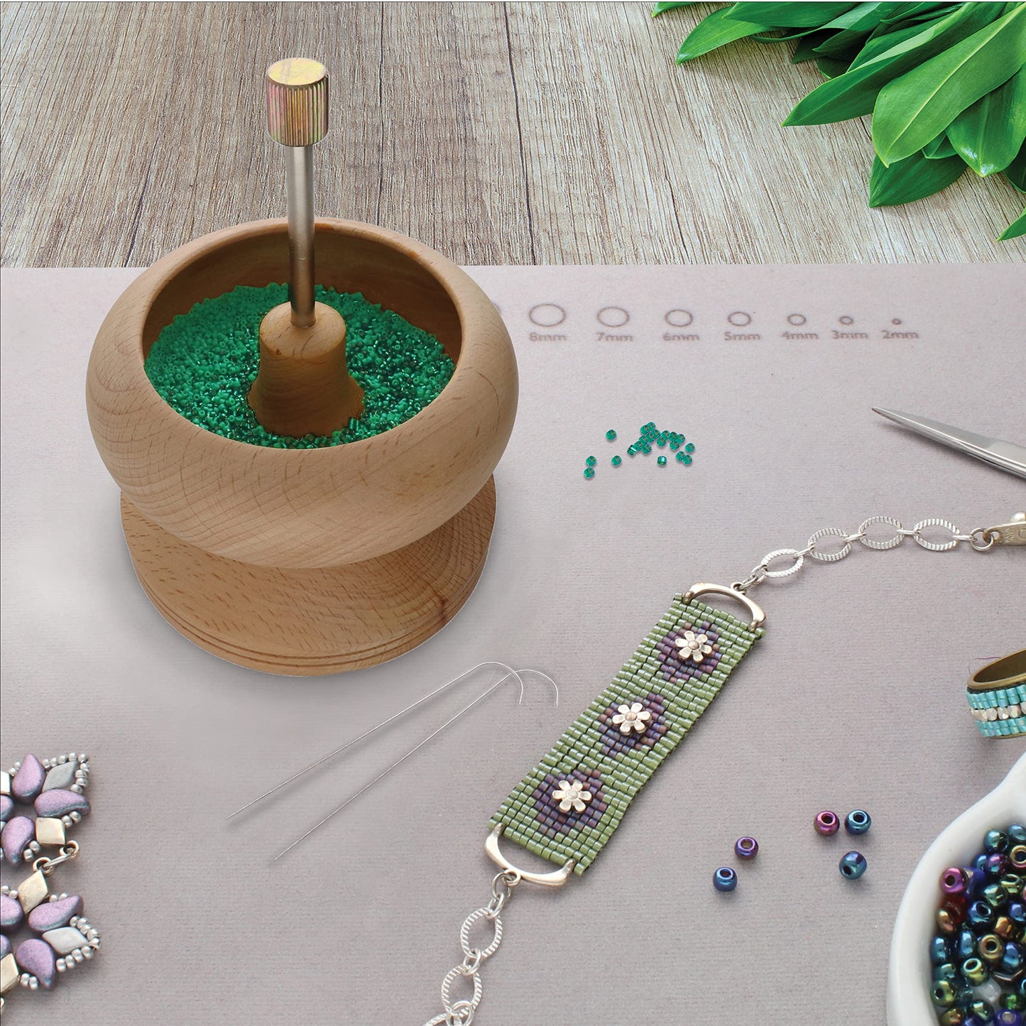 The Beadsmith Spin & String – Bead Stringing Wooden Spinning Wheel with 2 Needles, 4.4” High, 5.6” in Diameter, Quickly String Seed Beads for Jewelry
