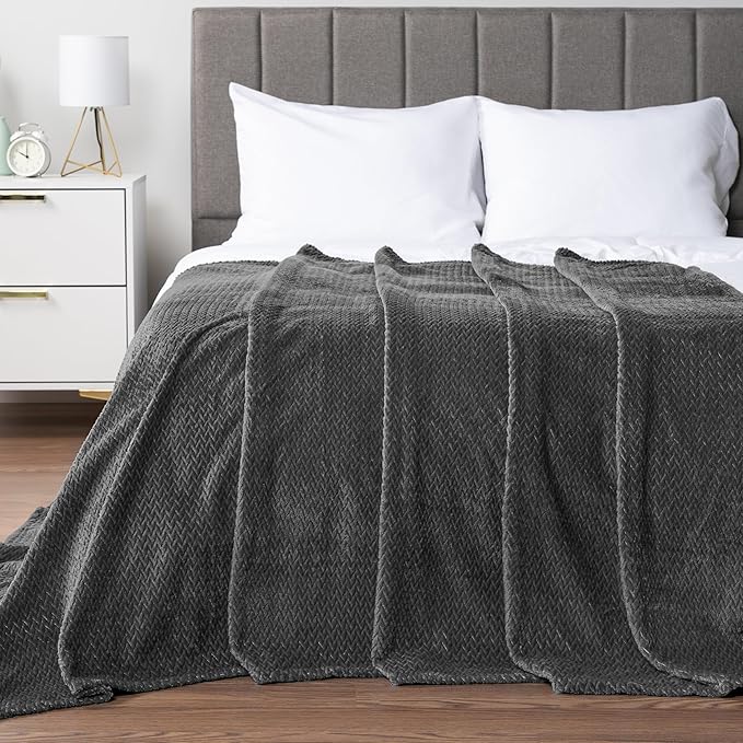 PAVILIA Soft Fleece Dark Grey Throw Blanket for Couch, Lightweight Plush Warm Blankets for Bed, Fuzzy Cozy Flannel Blanket Throw for Sofa, Travel, Jacquard Pattern, Charcoal Gray, 50x60 inch