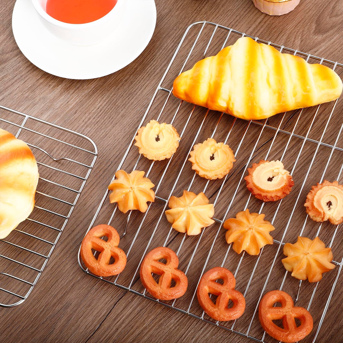 Gabotrie Baking Cooling Rack Set of 4, Stainless Steel Baking Racks, Heavy Duty Wire Racks, Non-Stick Roasting Rack for Baking Cooking Roasting, Oven & Dishwasher Safe, 4 Various Sizes