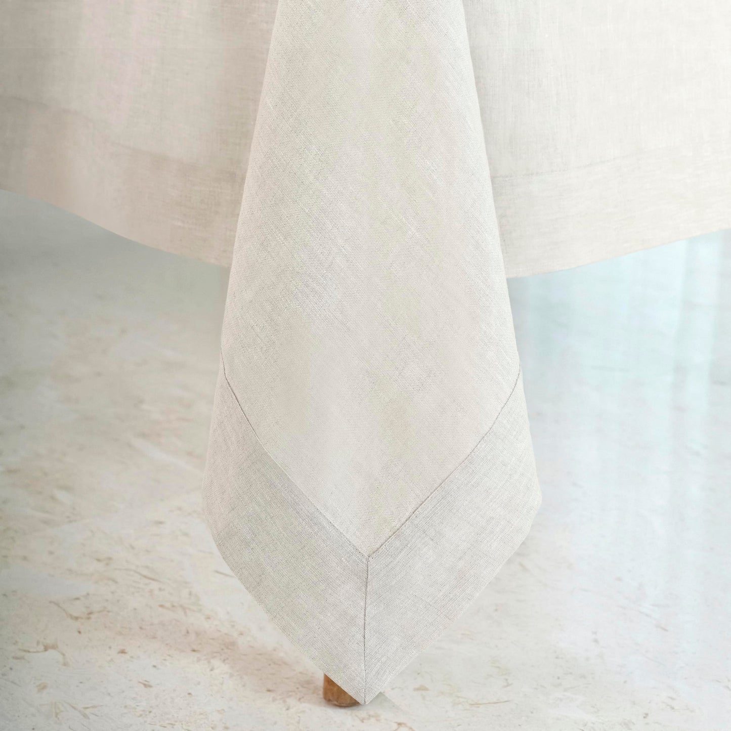 D'Moksha Homes Light Natural Linen Tablecloth 60 x 84 Inch - 100% Pure Linen Table Cloth for Rectangle Tables - Machine Washable Cloth Tablecloth for Mothers Day, Spring