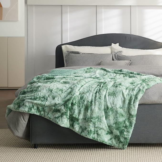 Bedsure Sherpa Blanket Twin Size - Soft, Fuzzy & Fluffy Faux Fur - Warm, Cozy Blanket for Couch, Sofa and Bed, Tie Dye Design, Sage Green, 60x80 Inches
