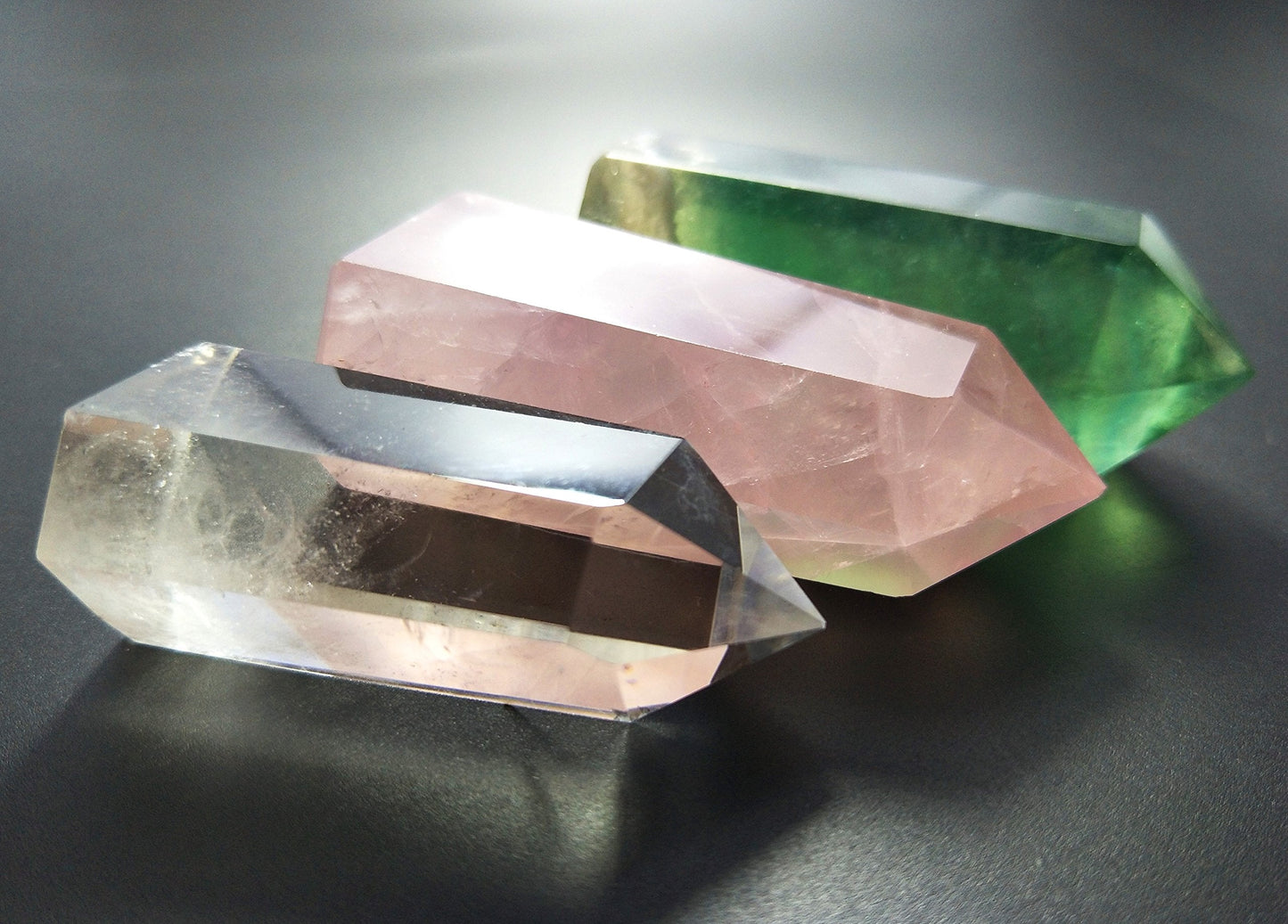 Set of 3 Healing Crystal Wands of 3 Stones, Rose Quartz, Clear Quartz, Fluorite, Pointed & Faceted Prism Bars for Reiki Chakra Meditation Therapy Deco
