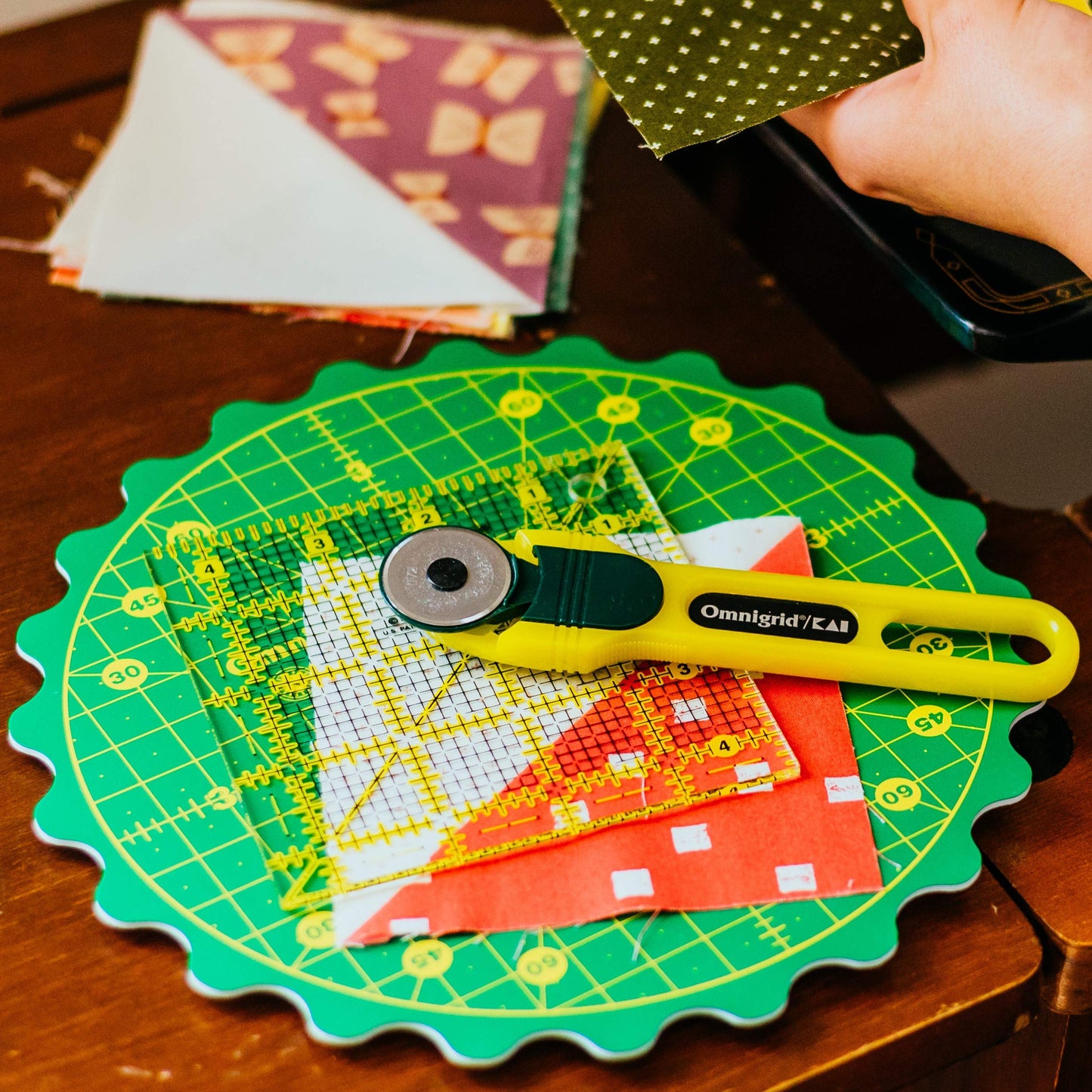 Omnigrid 360 Rotating Self-Healing Cutting Mat, 8 Inch Precision Fabric Cutting Mat with Durable Surface for Quilting, Sewing & Crafts