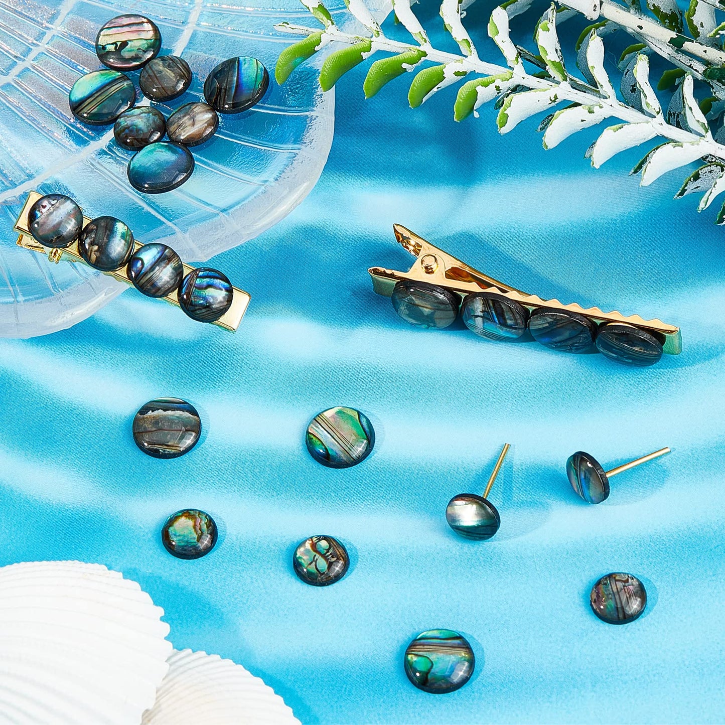 BENECREAT 90PCS Natural Abalone Shell Coin 8mm 10mm Flat Round Paua Shell Cabochons Beads with Storage Containers for Photo Frames, Clay Cups Decoration
