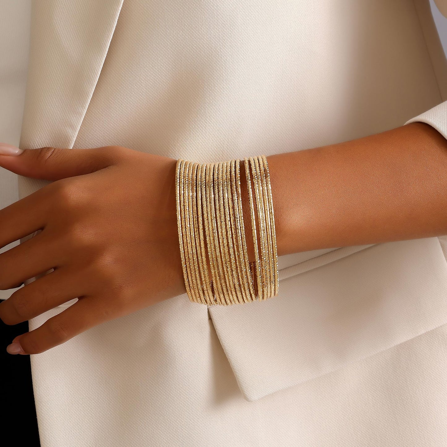 AYWFCBF Gold Bangle Bracelets for Women, 17 Pcs Boho Stackable Indian Bangles Multi Layer Textured Chunky Bracelets Jewelry Set for Women