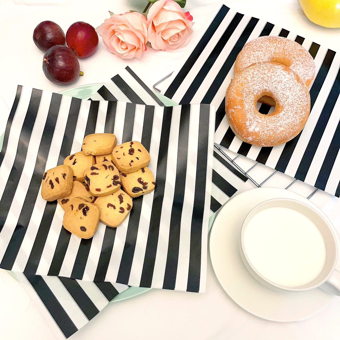 Suiwen 150 Black and White Striped Wax Paper, Food Wrap, Greaseproof, Waterproof, 25*22cm, 150 Sheets