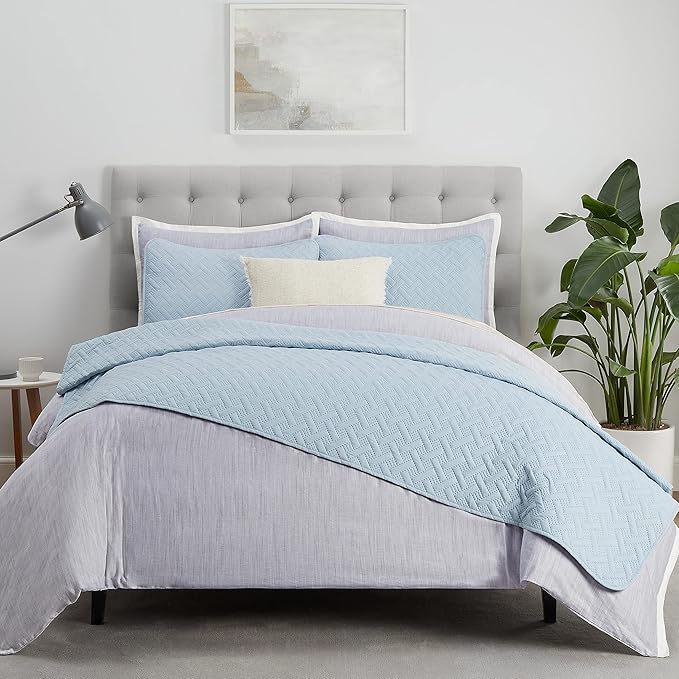 Serta ComfortSure Soft 3-Piece Full/Queen Quilt Bedding Set, Includes Bedspread/Coverlet and Pillow Shams, Bedding for All Seasons, Machine Washable, Light Blue