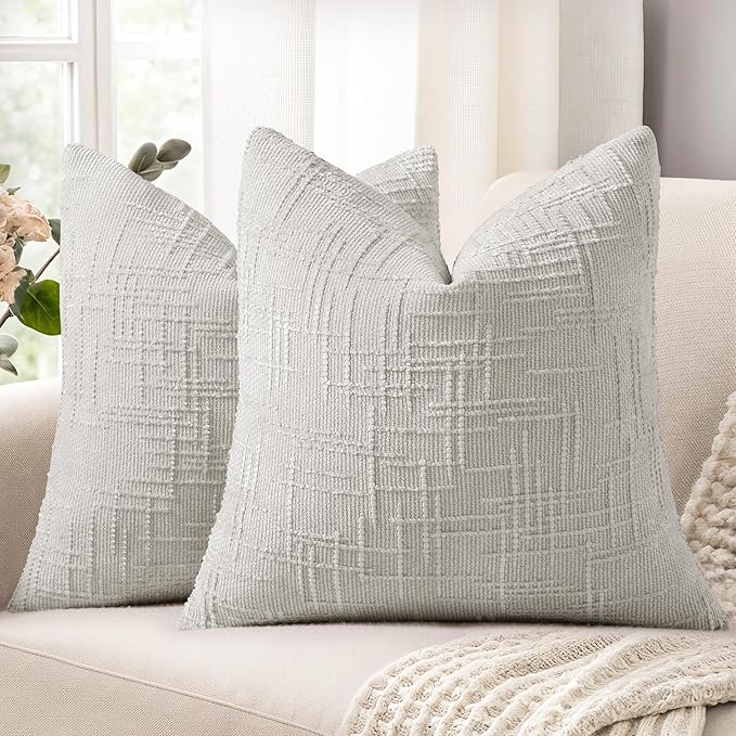 decorUhome Light Grey Chenille Throw Pillow Covers 18x18 Set of 2 Thick Textured Slubby Couch Pillow Covers Farmhouse Accent Modern Neutral Decorative Pillow Cases for Bed Sofa Living Room