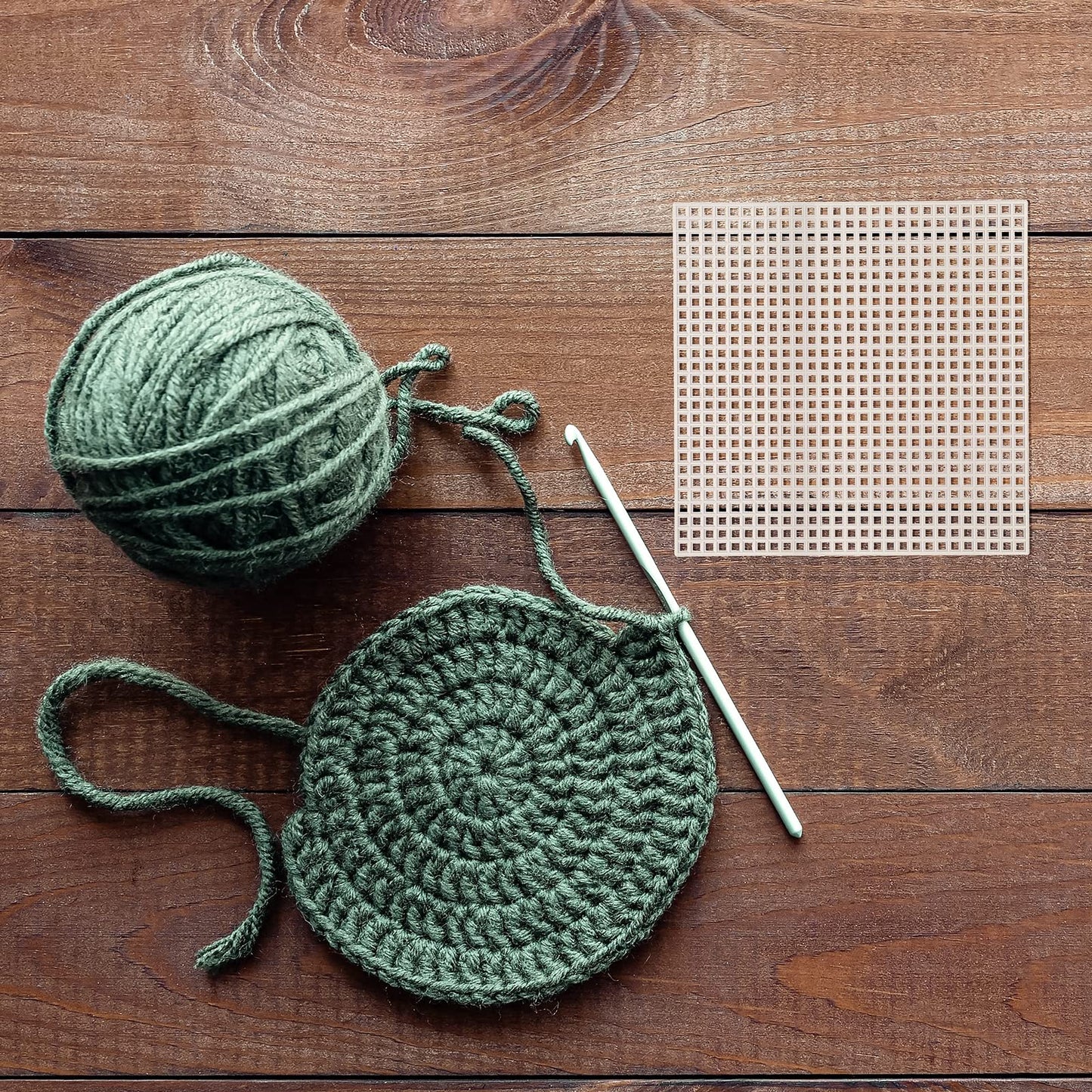 100 Pcs Square Plastic Canvas Mesh Sheets, 4.5'' Square Shape Needlepoint Canvas White Blank Canvas Plastic Mesh Mat for Needlework Embroidery Yarn Crafting Knit Crochet Project, 7 Count