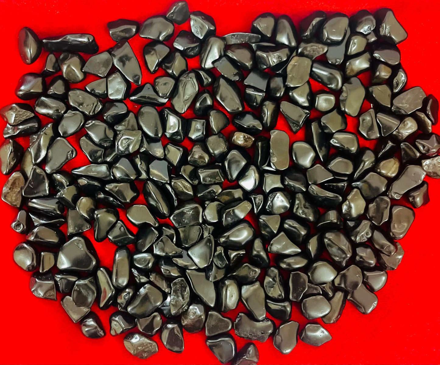 Indian Consigners Natural Crushed Polished Tumbled Gem Stone Chips, Decoration & Healing Crystals (Black Agate)
