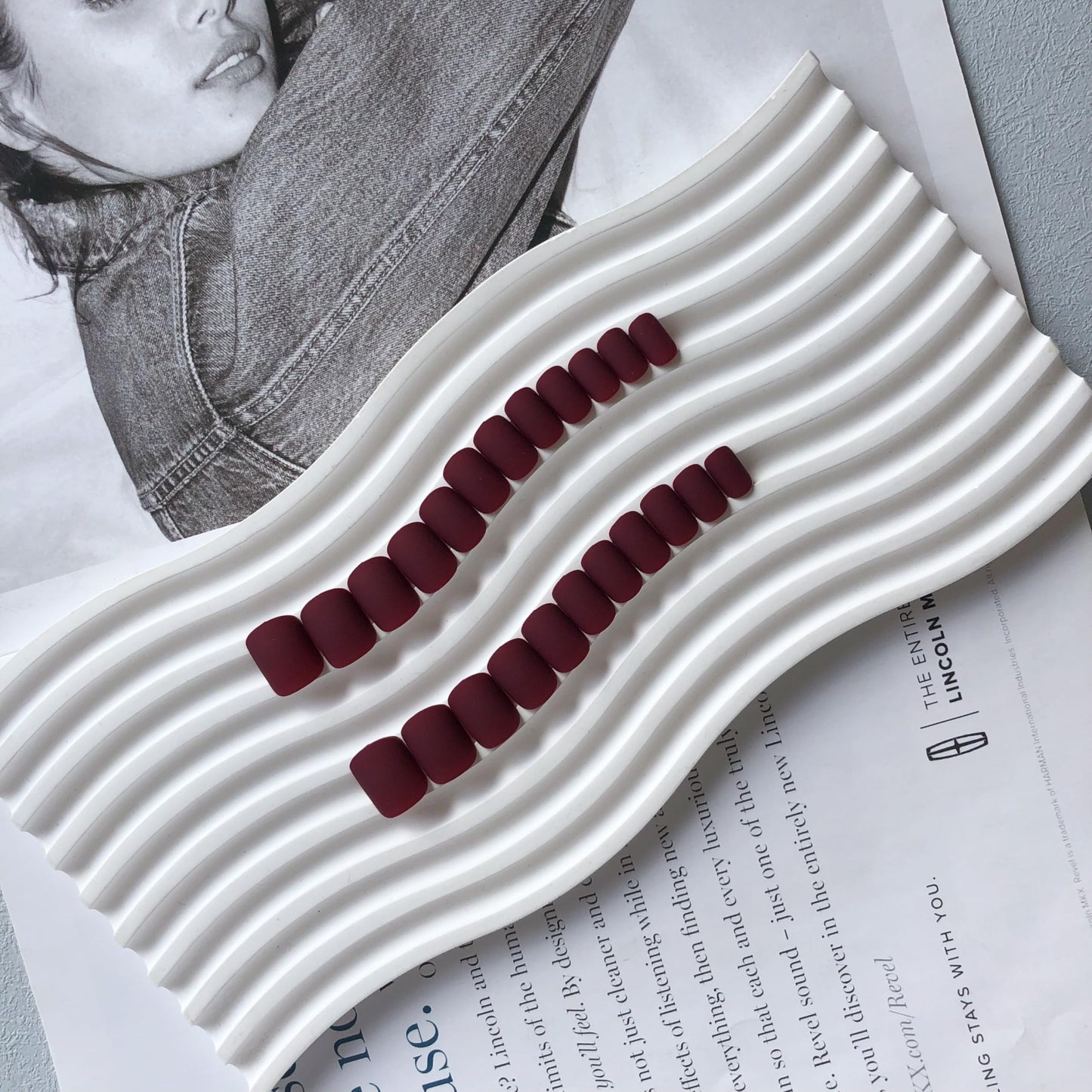 Matte Dark Red Press on Nails Short Square, Gel Nails Glue on 2025 Fall Colors Acrylic Nails Press ons Featured Protective Coat Thick Reusable Fake Nails 24Pcs Short Coffin Artificial Nails
