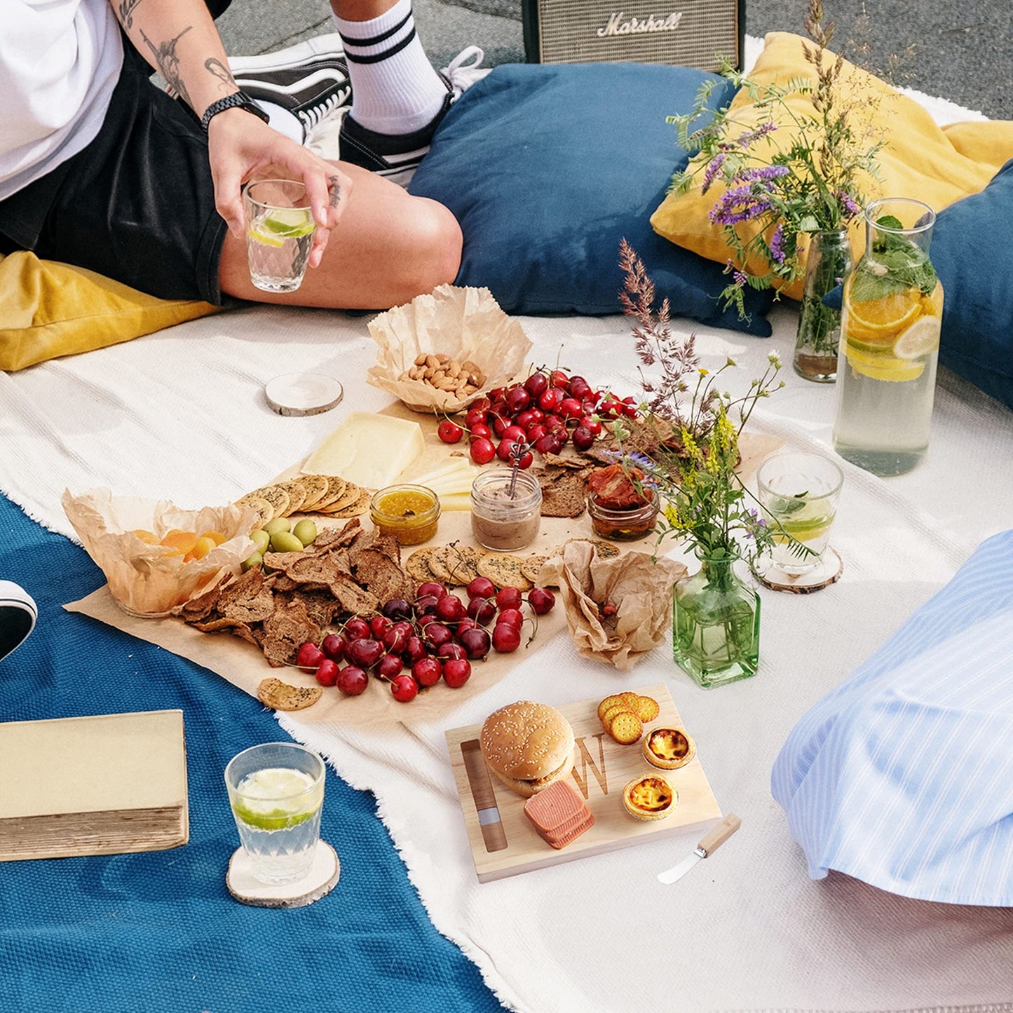 Miicol Wood Charcuterie Board, Monogram Cheese Board 10 Inch, Personalized Initial Cutting Board with Spreader, Unique Housewarming Gift, Ideal for Kitchen, Home, Letter H
